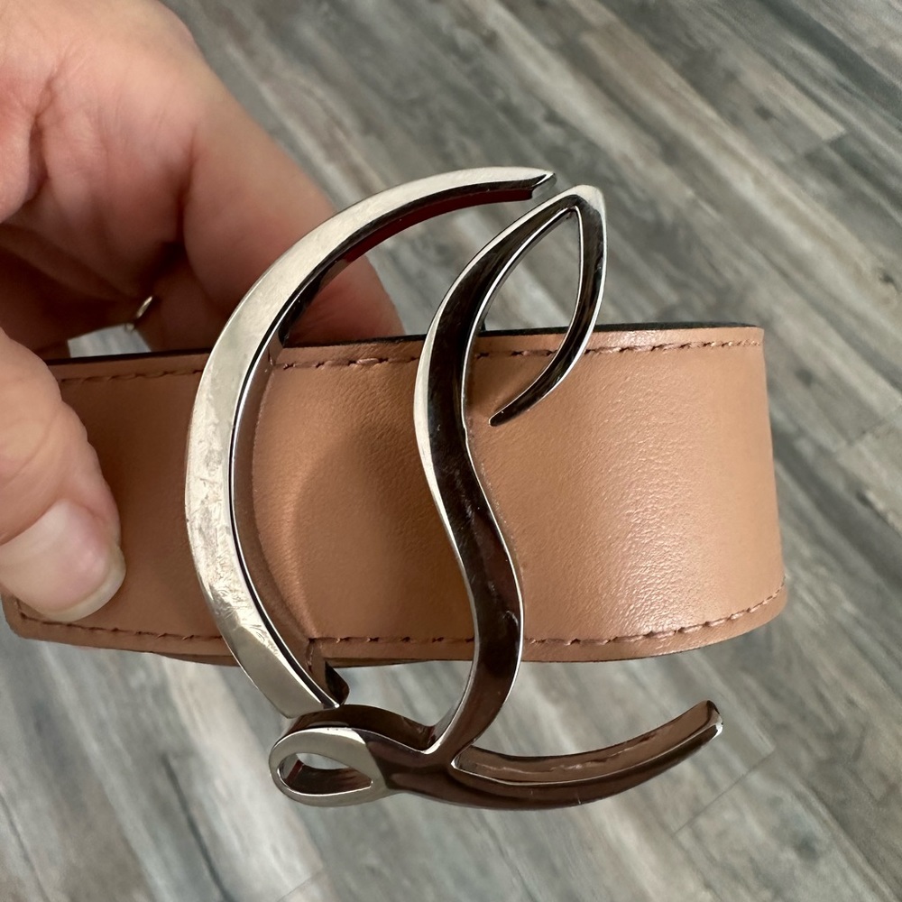Christian Louboutin nude belt